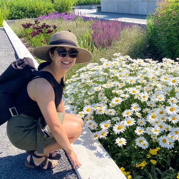 Meet your Posher, Ashley - Picture 2 of 2